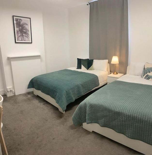 Guest Rooms In Camden Town ロンドン エクステリア 写真